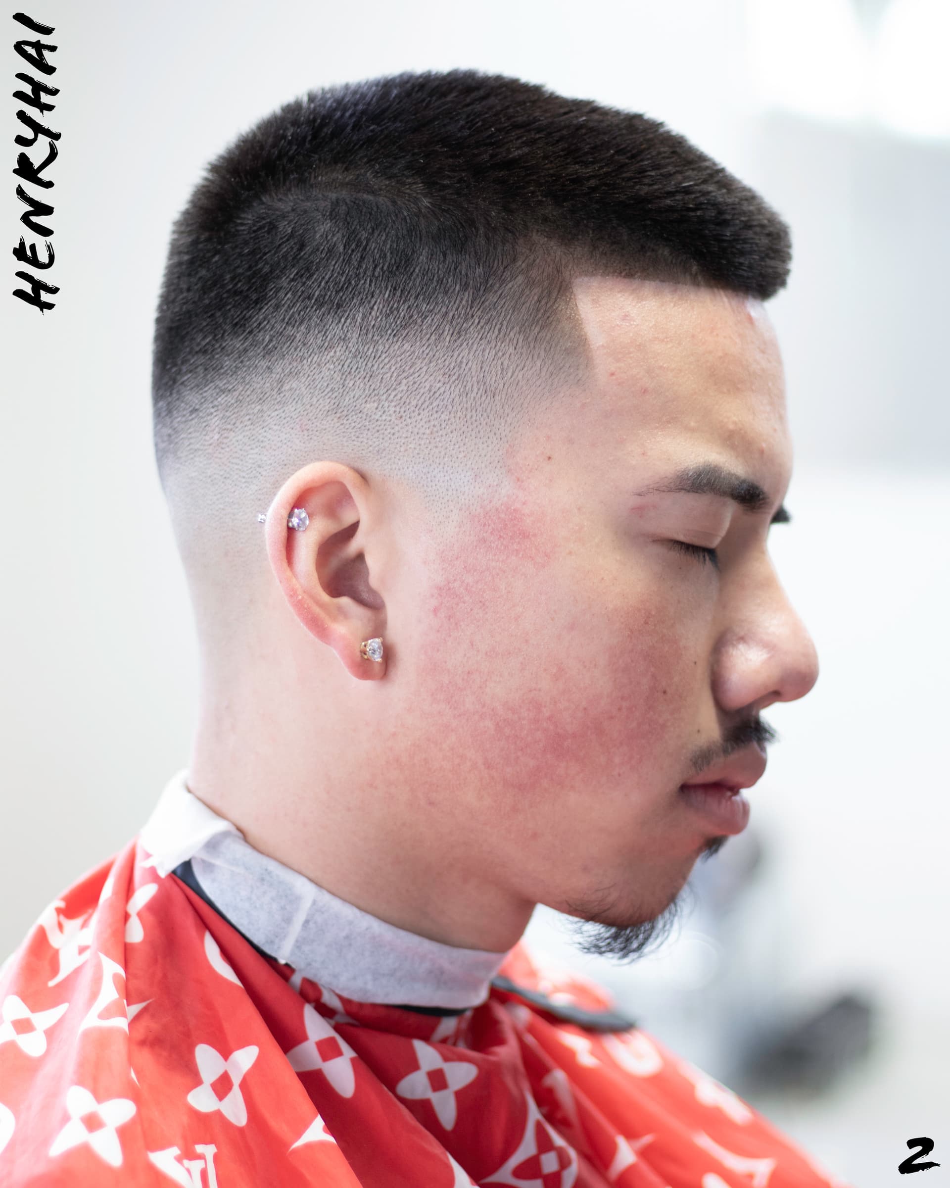 Classic scissor cut, side profile