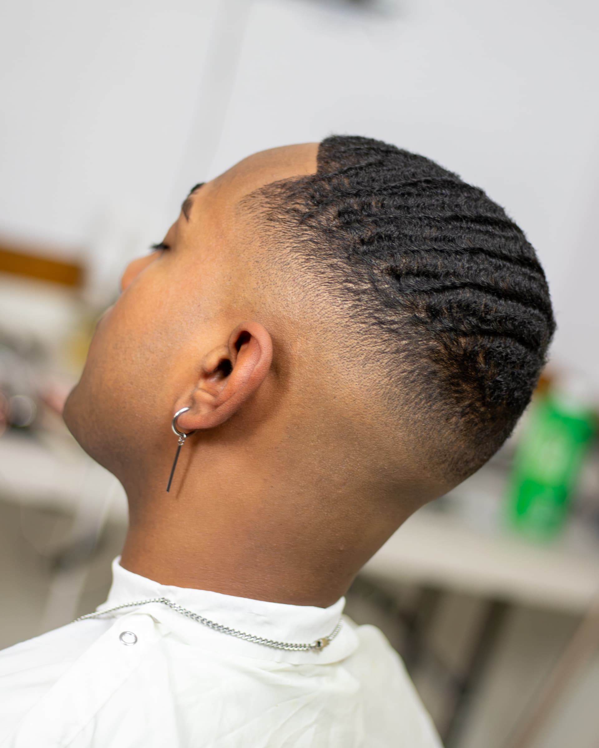 Textured crop with a clean line-up